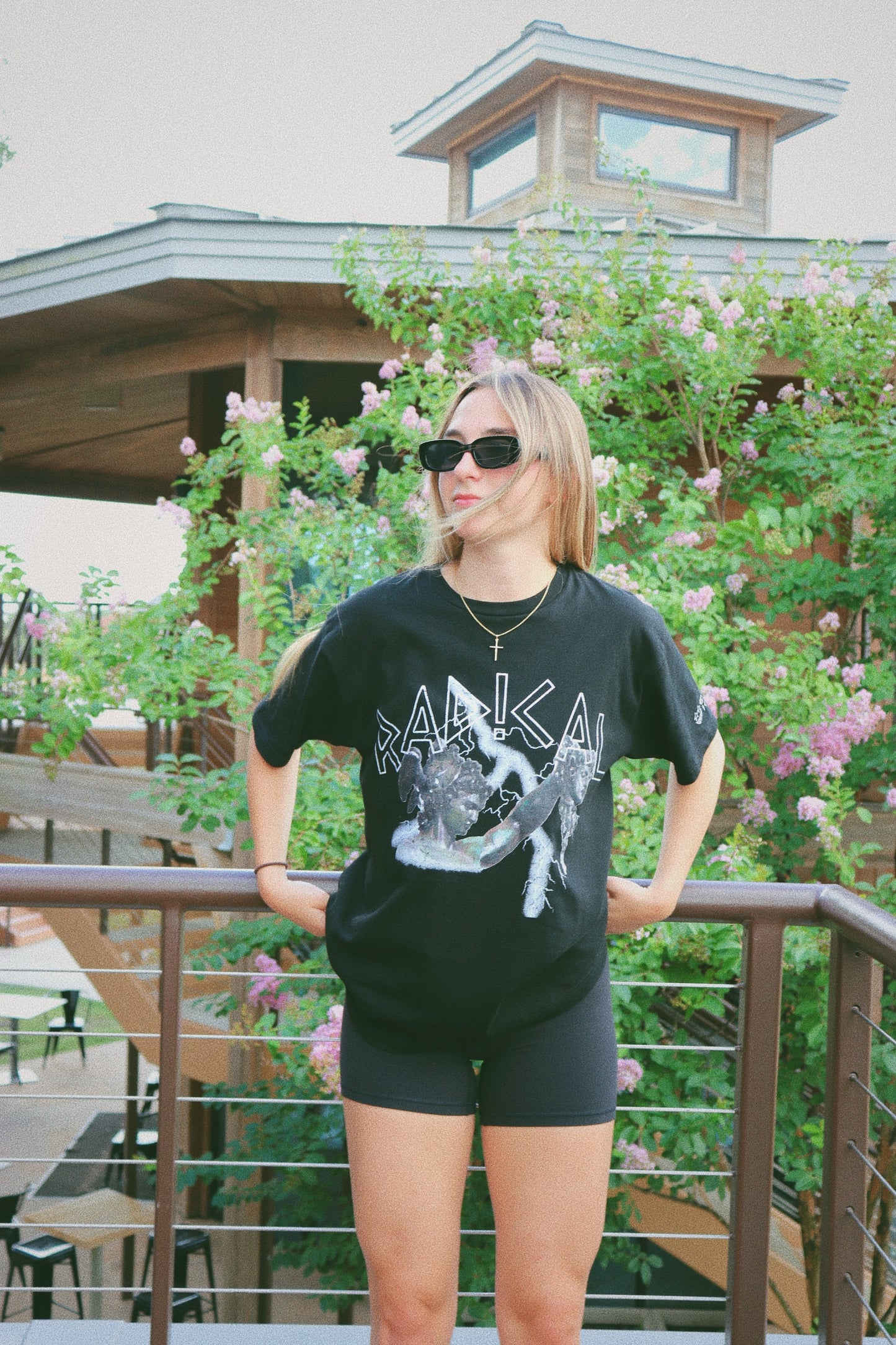 MIND CONQUERS ALL GRAPHIC TEE